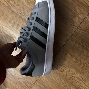 Adidas superstar size 11